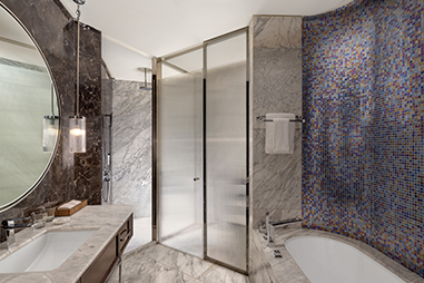 shower-cubicle-and-bathtub.jpg