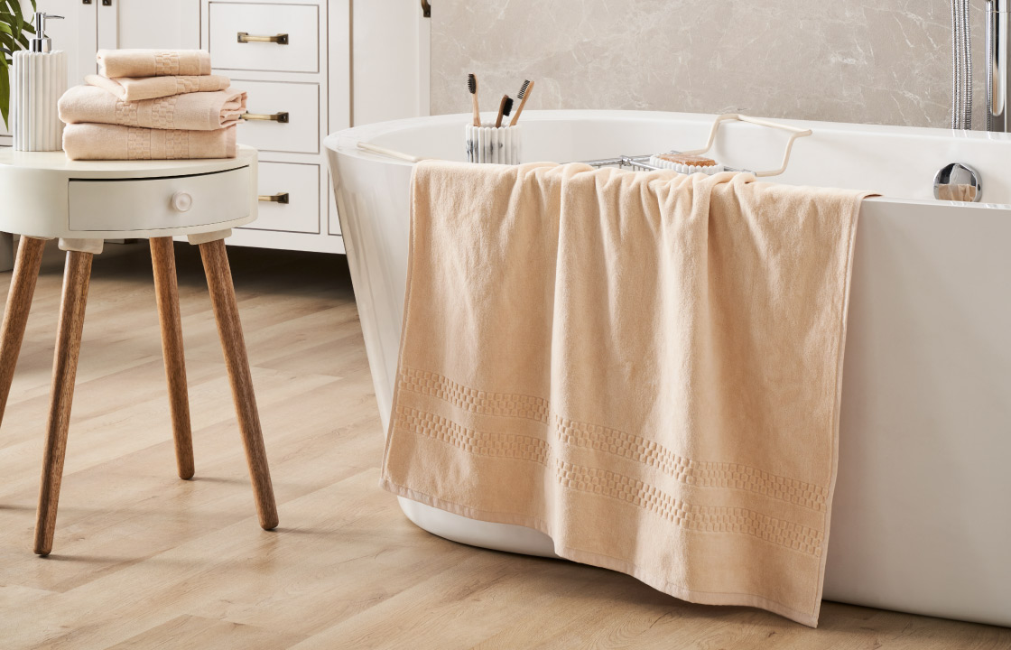 velvet-touch-bath-towel