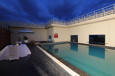 pool-side-with-table-setup.jpg