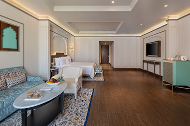 executive-suite-bedroom-interior.jpg